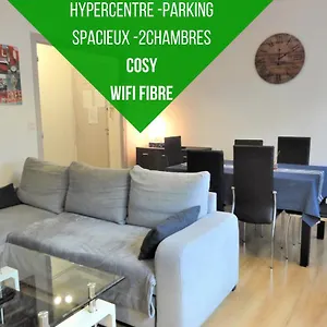 Appartement Le Voltaire -2 Chambres- 70m2- Hypercentre-parking-wifi Fibre, Tarbes