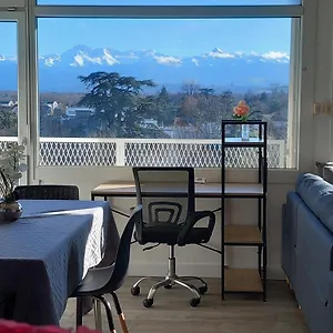 Appartement Cap Sud - 53m2- Vue Pyrenees- Hypercentre-wifi Fibre -nouvelle Literie, Tarbes